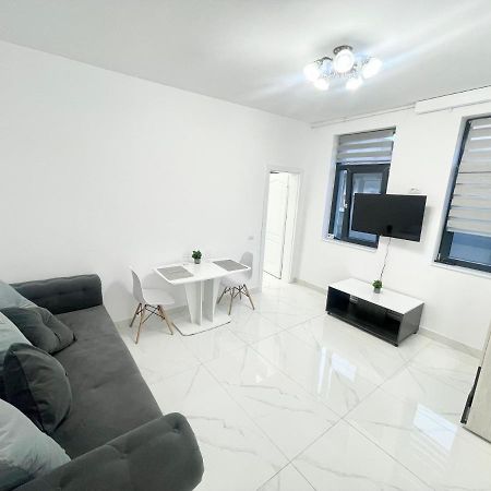Bliss 2 Appartement Boekarest Buitenkant foto